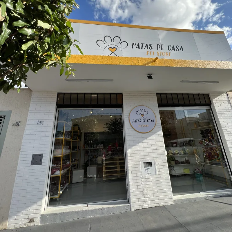 Fachada lateral do Patas de Casa